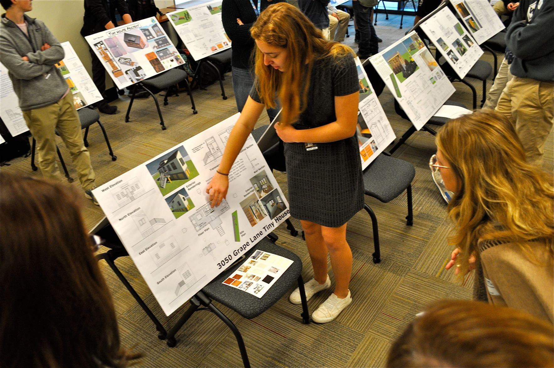 Tiny house - Hannah Kenis presenting .jpg